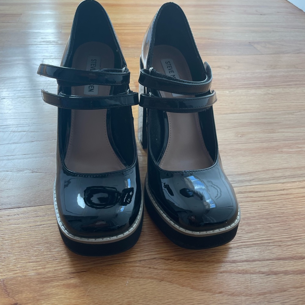 Steve Madden Patent leather black platform heels